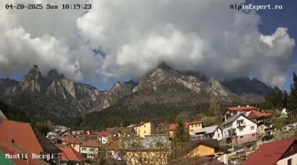 Live Panorama Muntii Bucegi